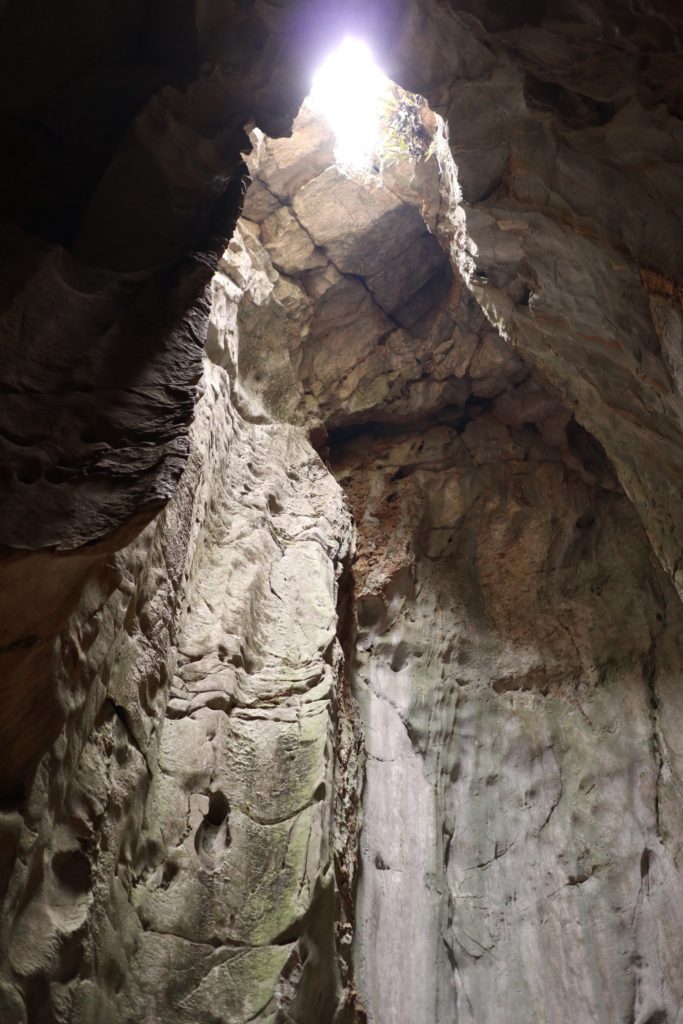 ダナン五行山の洞窟めぐり