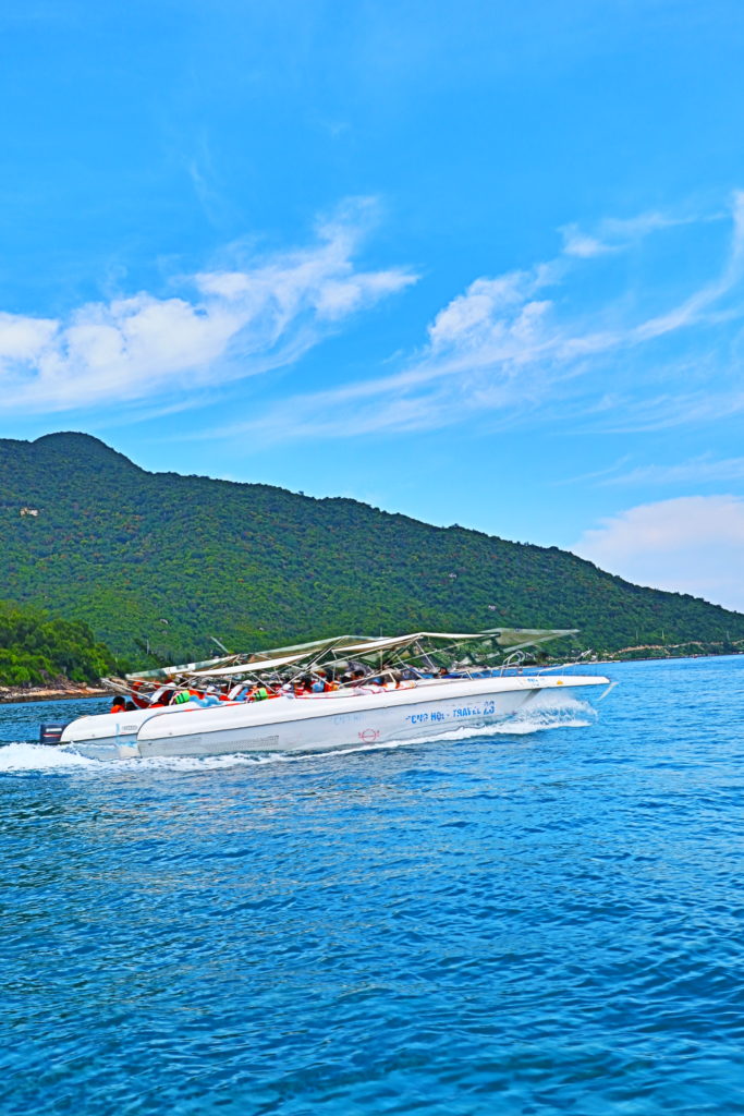 チャム島から高速船