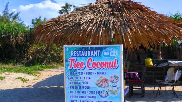 Tree Coconuts beach レストラン